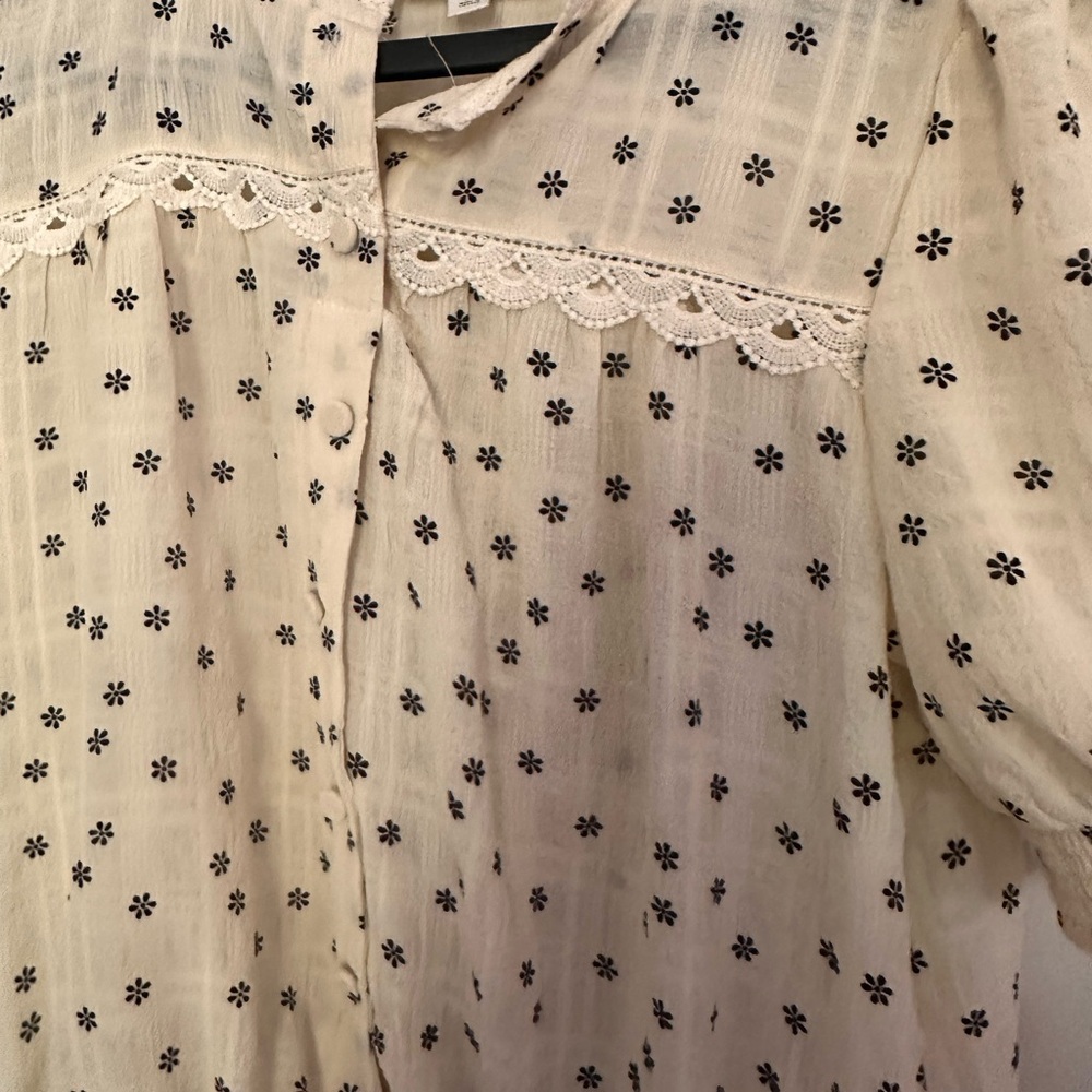 Mine Cream and Black Floral Blouse - Picture 7 of 9